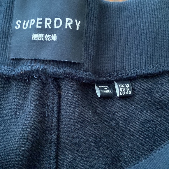 Superdry jogging shorts - Picture 3 of 4